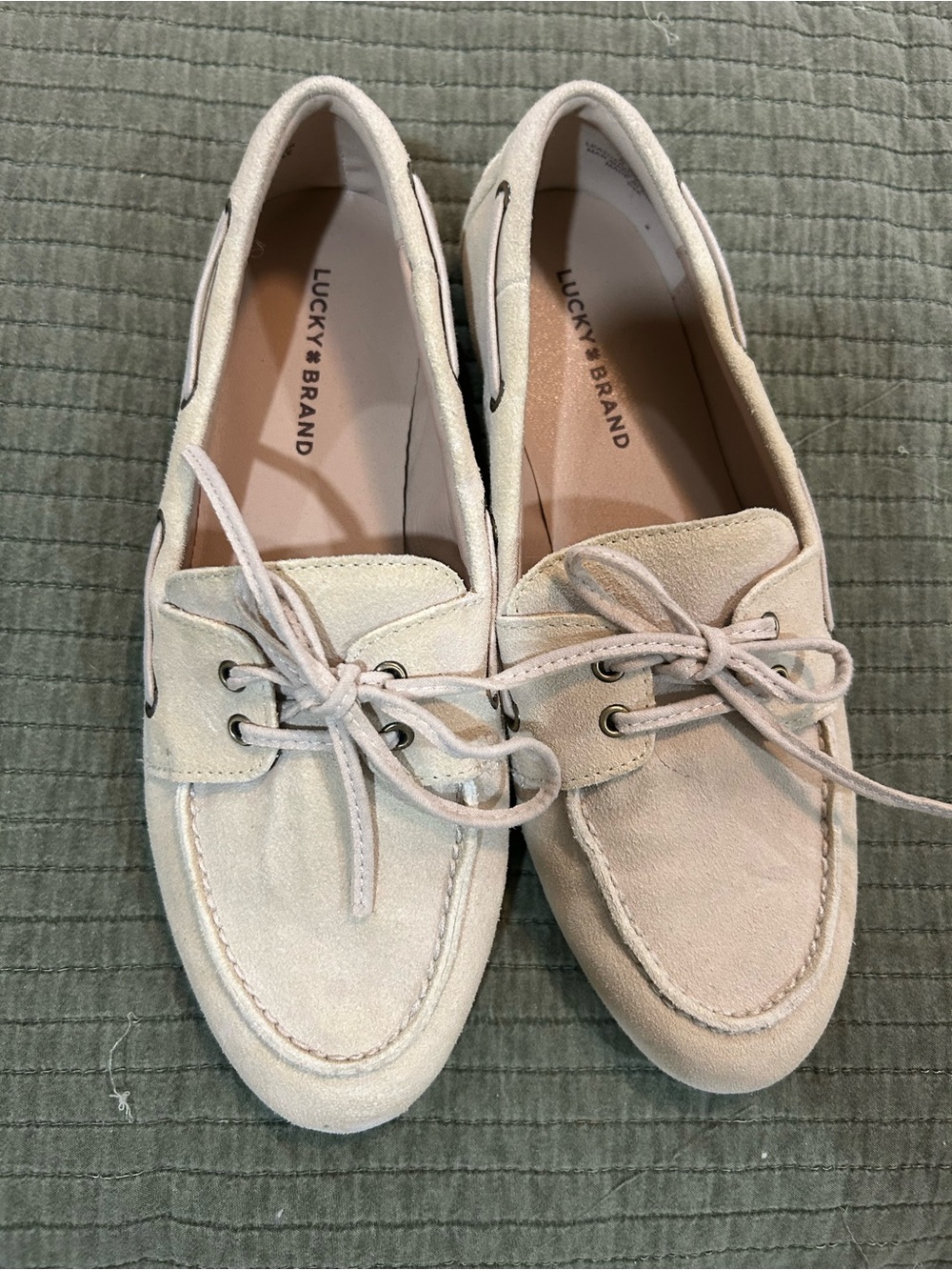 Lucky Brand Pale Cream Suede Lace-Up Loafers